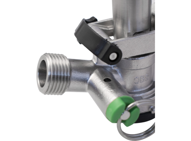 D-Type Keg Coupler S.S (with PRV) 5/8" gängor på in och utgång 